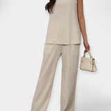 Udoban Set s Topom bez Rukava i Širokim Hlačama