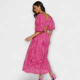 Elegantne haljine s nježnim detaljima