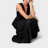 Aurélie - Elegantna čipkasta haljina s V izrezom