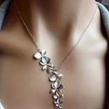 Klasični Srebrni Ogrlica s Cvjetnim Privjeskom